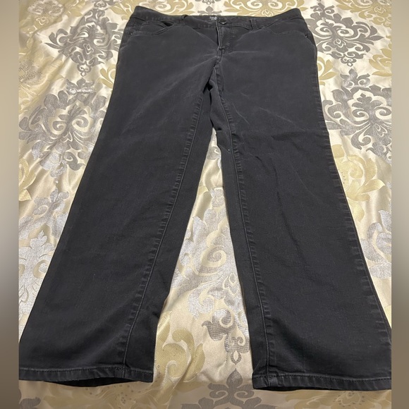 Maurice’s Ever Flex Straight Leg Black Jeans 🖤 - Picture 1 of 5